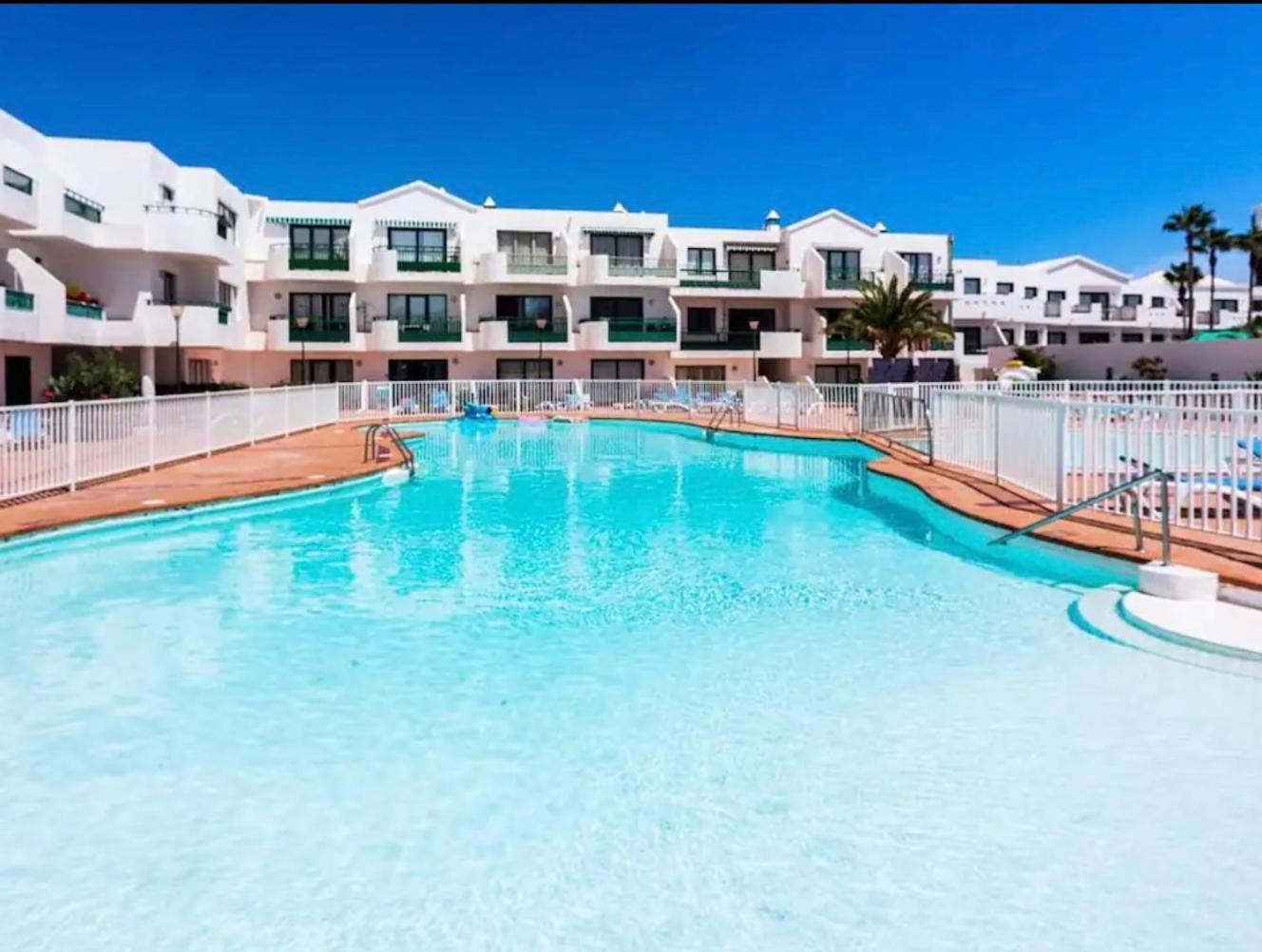 Ground Floor Apartment With Pool, Next To The Beach Costa Teguise Extérieur photo